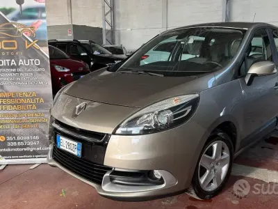 Usata Renault Scénic III 116 CV (85 kW) 2012 Marrone Monovolume