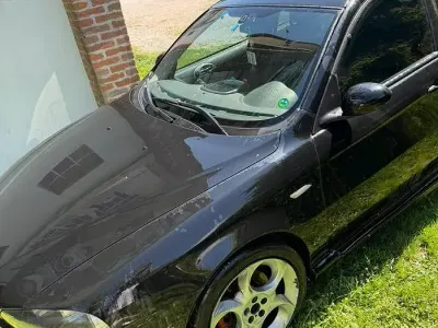 Usata Alfa Romeo 147 150 CV (110 kW) 2005 Nero Utilitaria