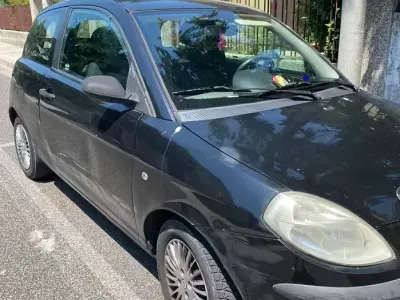 Usata Lancia Ypsilon 60 CV (44 kW) 2006 Nero Utilitaria