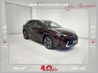 Usata Lexus UX Luxury Line 184 CV (135 kW) 2021 Bronzo SUV