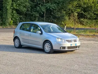 Usata VW Golf VI Comfortline 102 CV (75 kW) 2008 Grigio Utilitaria