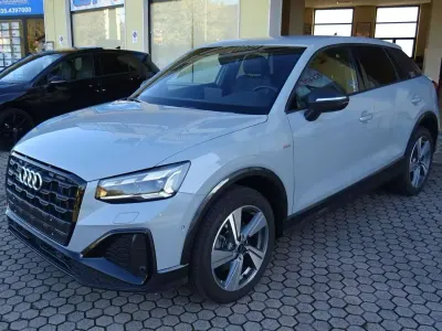 Usata Audi Q2 S-Line 190 CV (139 kW) 2024 Pfeilgrau perleffekt SUV