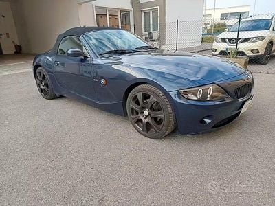 Begagnad BMW Z4 170 HK (125 kW) 2004 Blå Cab