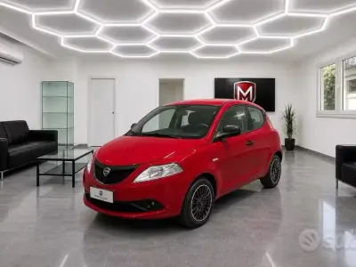 Usata Lancia Ypsilon 69 CV (50 kW) 2020 Rosso Utilitaria