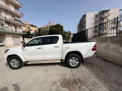 usata Toyota HiLux 2.4 d-4d double cab Lounge 4wd