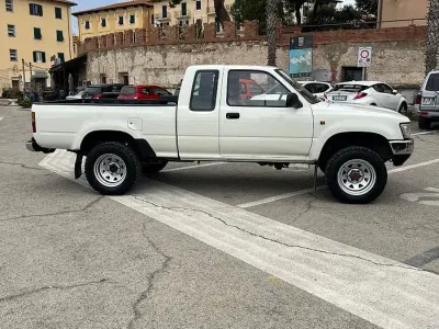 Usata Toyota HiLux 97 CV (71 kW) 1989 Bianco Pick-up