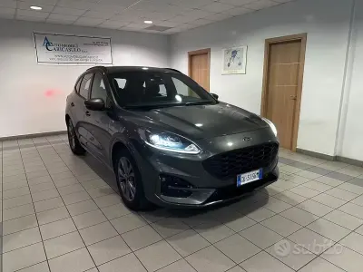 Usata Ford Kuga ST-Line 120 CV (88 kW) 2022 Grigio scuro metallizzato SUV