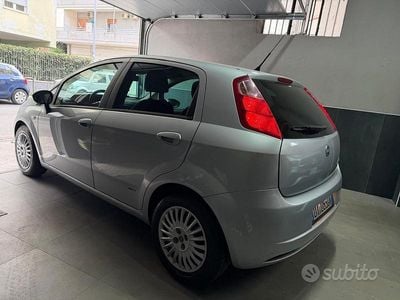 Usata Fiat Grande Punto Dynamic 90 CV (66 kW) 2008 Grigio Utilitaria