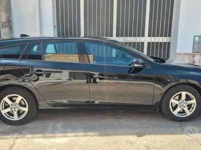 Usata Volvo V60 115 CV (84 kW) 2015 Nero Station wagon