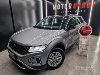 Usata VW T-Roc R-line 116 CV (85 kW) 2025 Grigio SUV
