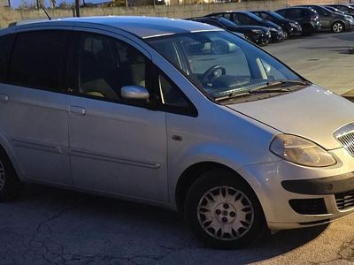 Usata Lancia Musa 69 CV (50 kW) 2007 Argento Monovolume