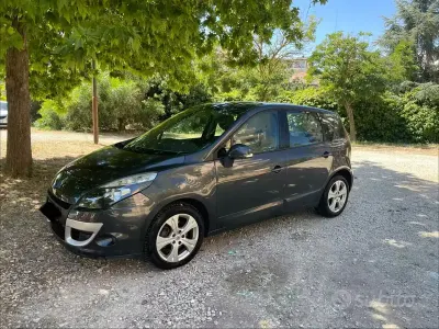 Usata Renault Scénic III 131 CV (96 kW) 2012 Grigio Monovolume