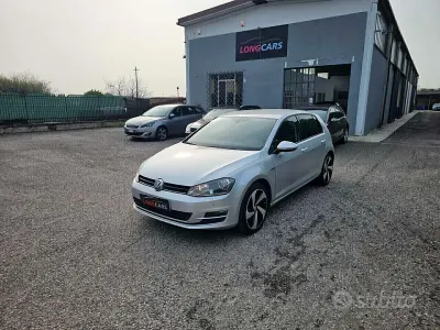 Begagnad VW Golf VII Executive 110 HK (80 kW) 2015 Grå Sedan