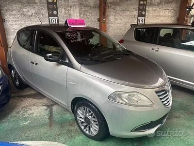 Usata Lancia Ypsilon 86 CV (63 kW) 2013 Grigio Utilitaria