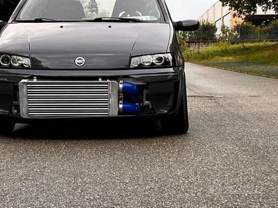 Usata Fiat Punto 231 CV (169 kW) 2001 Grigio Berlina