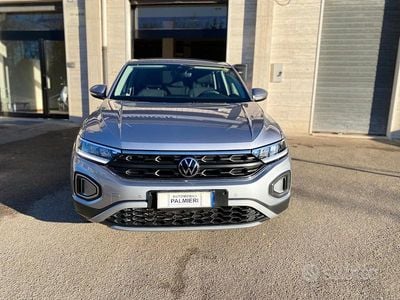 Usata VW T-Roc Life 110 CV (80 kW) 2023 Grigio SUV