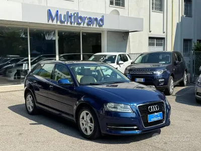 Usata Audi A3 Attraction 105 CV (77 kW) 2011 Bluazzurro Utilitaria