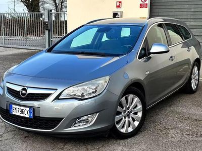 Usata Opel Astra Cosmo 131 CV (96 kW) 2013 Grigio Station wagon