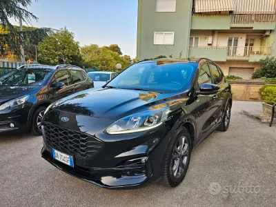 Usata Ford Kuga ST-Line 120 CV (88 kW) 2023 Nero SUV