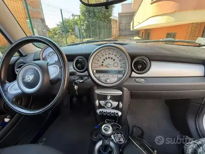 Usata Mini Cooper 120 CV (88 kW) 2007 Bianco Utilitaria