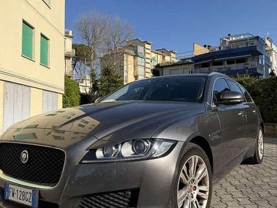 Usata Jaguar XF 180 CV (132 kW) 2019 Grigio Station wagon