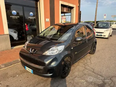 Usata Peugeot 107 68 CV (50 kW) 2009 Grigio Utilitaria