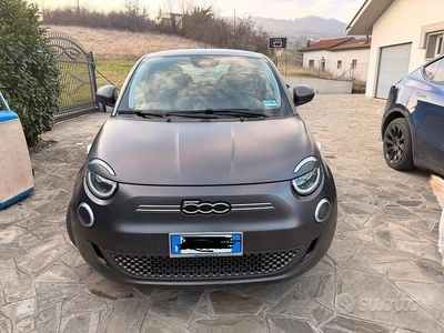 Usata Fiat 500e Icon 86 kW (118 CV) 2021 Grigio Berlina