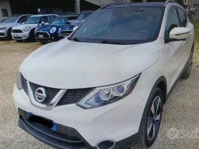 Usata Nissan Qashqai Tekna 131 CV (96 kW) 2017 Bianco SUV