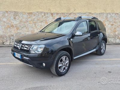 Usata Dacia Duster Lauréate 110 CV (80 kW) 2015 Nero SUV