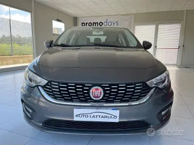 Usata Fiat Tipo Lounge 120 CV (88 kW) 2016 Grigio Berlina
