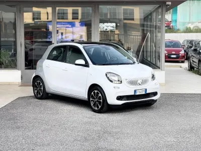 Usata Smart ForFour Passion 71 CV (52 kW) 2016 Bianco Utilitaria
