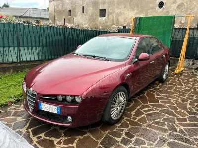 Usata Alfa Romeo 159 200 CV (147 kW) 2006 Rosso Berlina