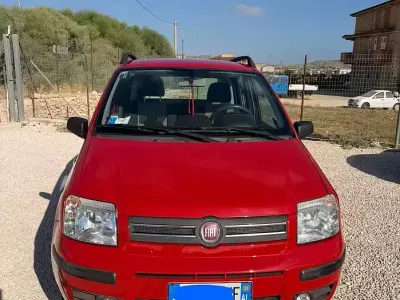 Usata Fiat Panda Dynamic 60 CV (44 kW) 2009 Rosso Utilitaria