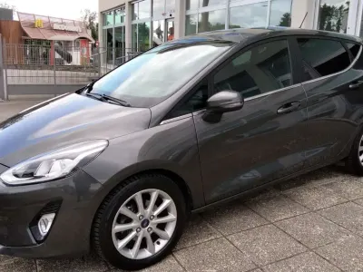 Begagnad Ford Fiesta Titanium 86 HK (63 kW) 2019 Grå Halvkombi
