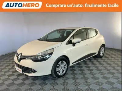 Begagnad Renault Clio IV Life 75 HK (55 kW) 2015 Beige Sedan