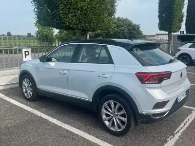Usata VW T-Roc 150 CV (110 kW) 2020 Grigio SUV
