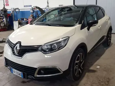 Usata Renault Captur 90 CV (66 kW) 2015 Beige SUV
