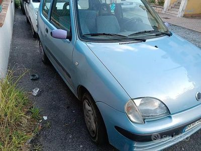 Usata Fiat 600 54 CV (39 kW) 2001 Blu Berlina