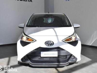 Usata Toyota Aygo Connect Style 72 CV (52 kW) 2021 Bianco Utilitaria