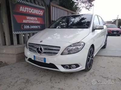 Usata Mercedes B180 Executive 109 CV (80 kW) 2014 Bianco Utilitaria