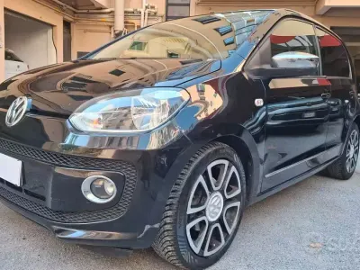 Usata VW up! Highline 75 CV (55 kW) 2014 Nero Utilitaria