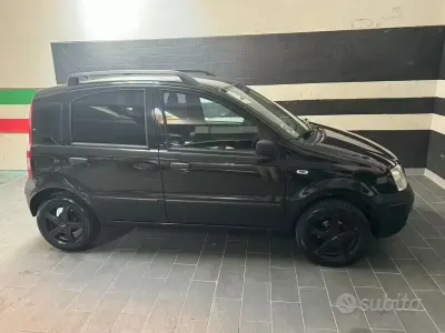 Usado Fiat Panda Active 54 HP (39 kW) 2010 Preto Citadino