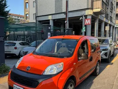 Usata Fiat Qubo Trekking 77 CV (56 kW) 2018 Arancione Monovolume