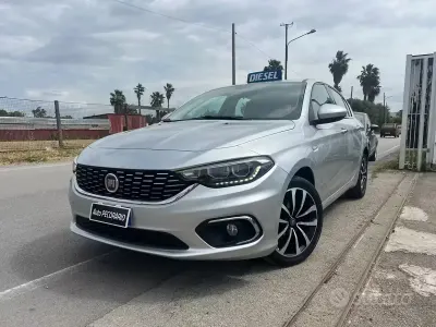 Usata Fiat Tipo Lounge 120 CV (88 kW) 2017 Grigio Berlina