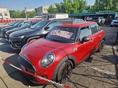 Begagnad Mini ONE 102 HK (75 kW) 2015 Röd Halvkombi