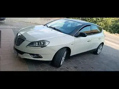 Usata Lancia Delta 120 CV (88 kW) 2008 Utilitaria