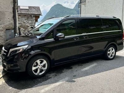 Mercedes V220
