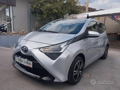 Usata Toyota Aygo Connect Style 72 CV (52 kW) 2019 Grigio Utilitaria