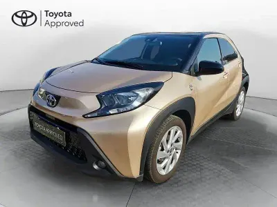 Usata Toyota Aygo X Trend 72 CV (52 kW) 2022 Grigio SUV