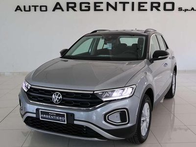 Usata VW T-Roc Life 116 CV (85 kW) 2025 Pyrot silver SUV